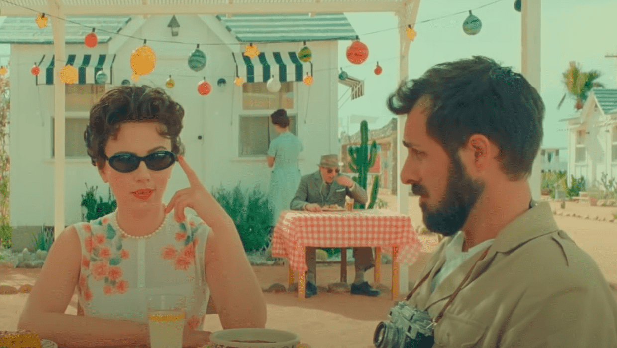 Scarlett Johansson as Midge Campbell and Jason Schwartzman as Augie Steenbeck in a still from 'Asteroid City' (@asteroidcity/Instagram)