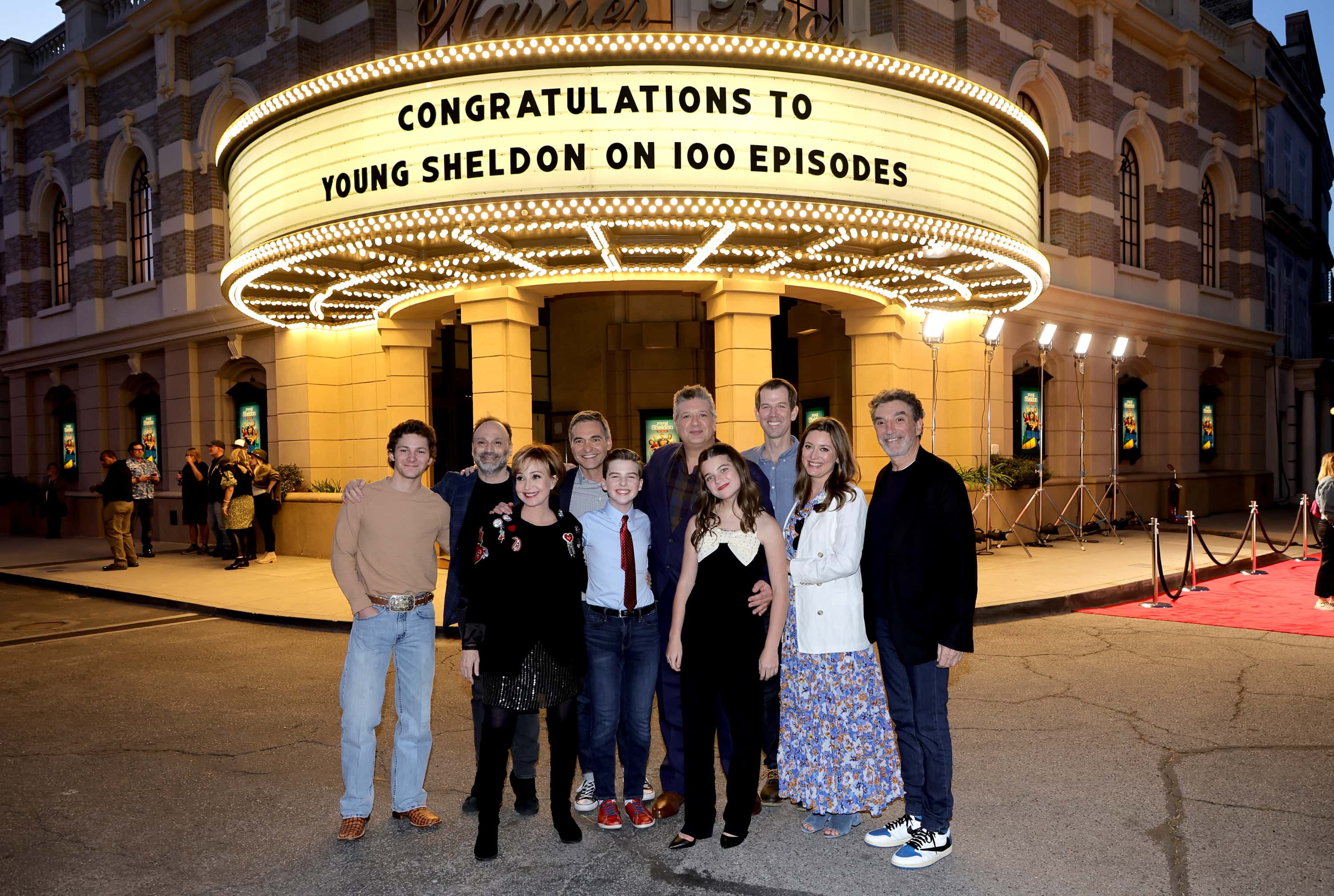 (L-R) Montana Jordan, Steven Molaro, Annie Potts, Steve Holland, Iain Armitage, Lance Barber, Raegan Revford, Matt Hobby, Zoe Perry and Chuck Lorre pose at the premiere of  Warner Bros. 100th Episode of