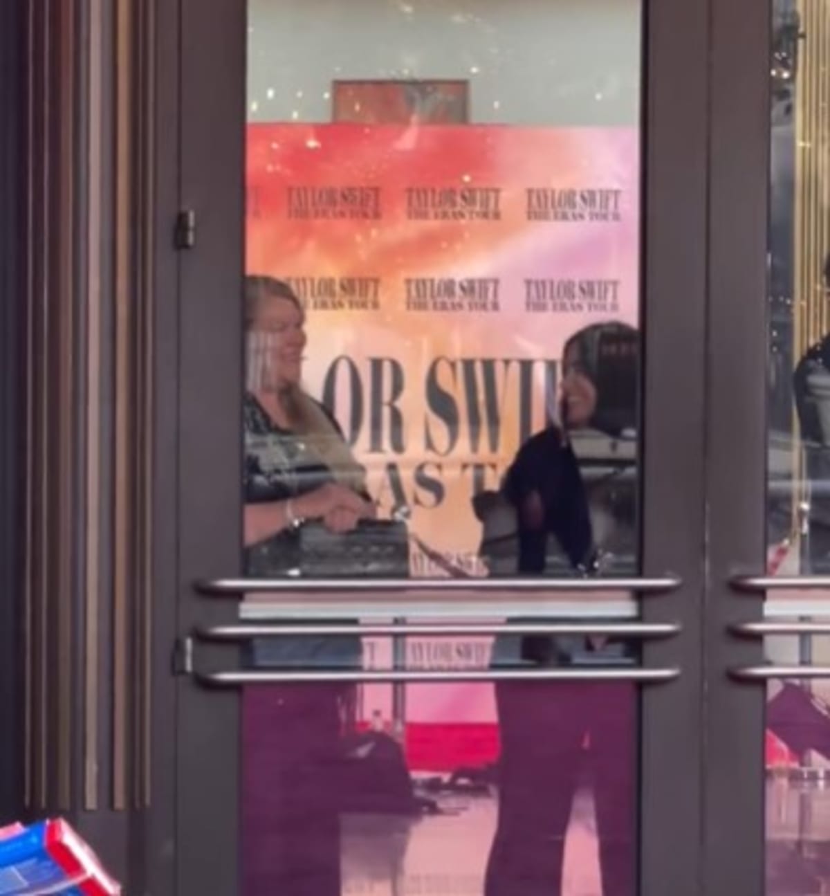 Taylor Swift's mother watching the songstress in pride (Instagram/@reagan.baylee)