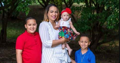 Luz Hernandez with her three children. (Facebook)
