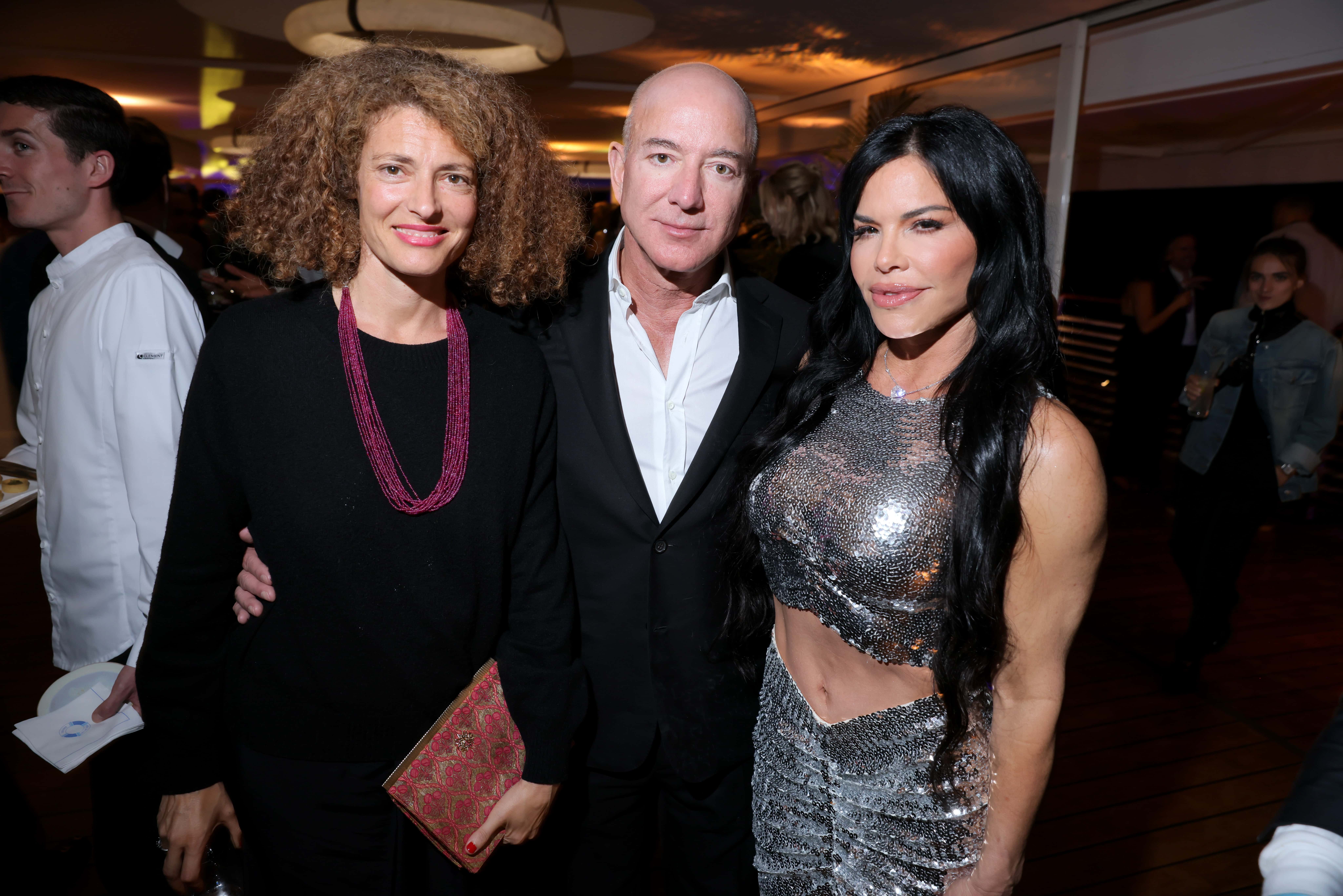 CAP D'ANTIBES, FRANCE - MAY 20: Ginevra Elkann, Jeff Bezos and Lauren Sanchez attend the Vanity Fair x Prada Party at the 2023 Cannes Film Festival at Hotel du Cap-Eden-Roc on May 20, 2023 in Cap d'Antibes, France. (Photo by Victor Boyko/Getty Images for Vanity Fair)
