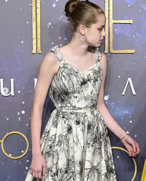 Shiloh Jolie donning a cropped version of her mom's Dior dress (Instagram/@shilohjolieepittt)