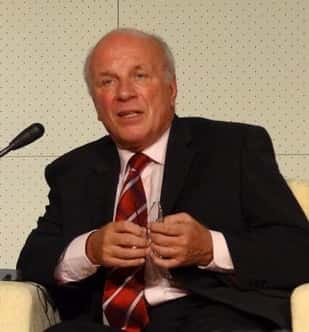 Greg Dyke was the director-general of the BBC from January 2000 to January 2004 (Wikipedia)