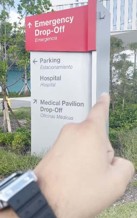 The cops had stopped the couple a few hundred yards from the ER (Screenshot/Kevin Enciso)