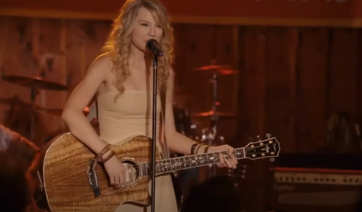 Taylor Swift in 'Hannah Montana: The Movie' (skyMTV/YouTube)