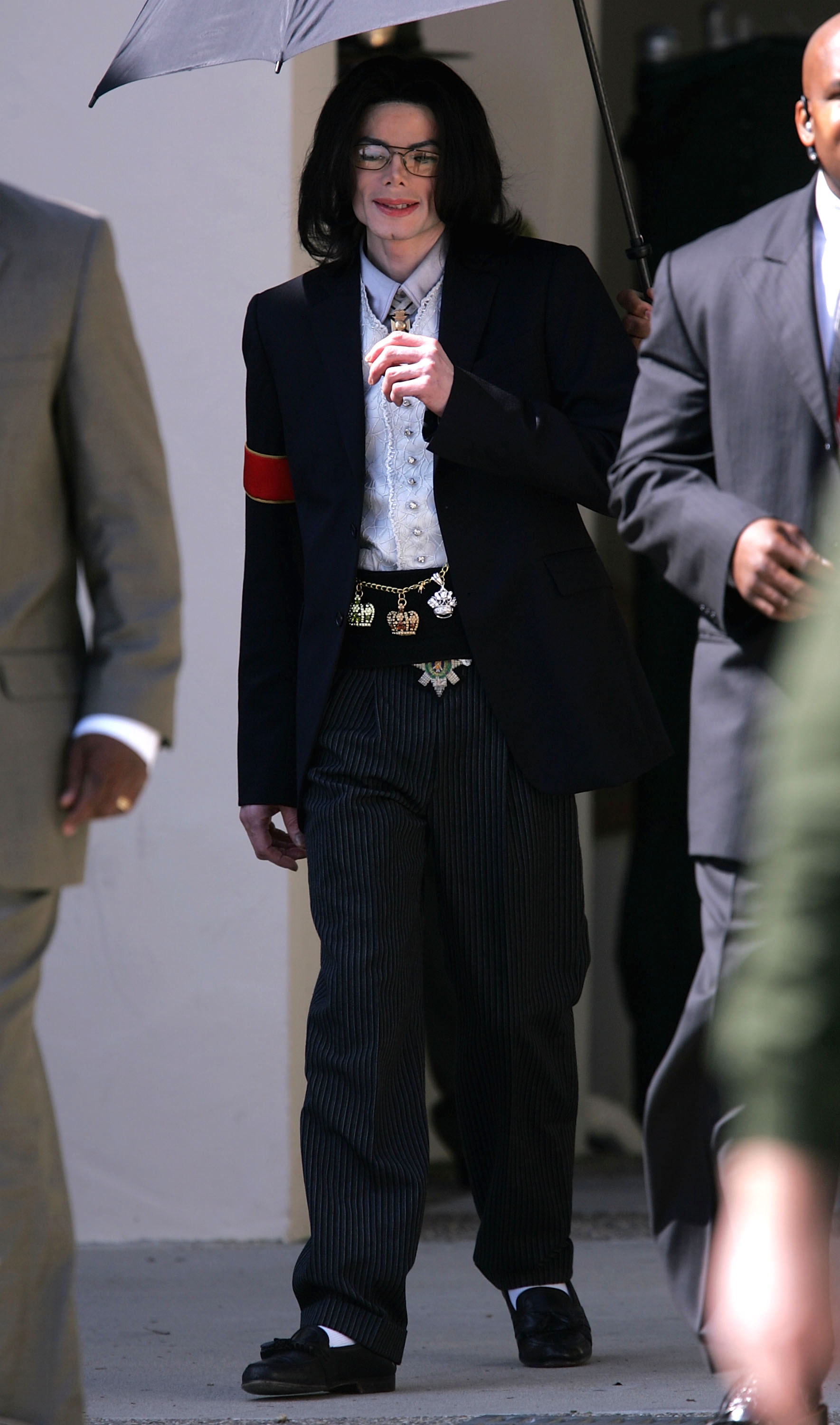 Singer Michael Jackson leaves the Santa Barbara County Courthouse after pre-trial motions on February 25, 2005 in Santa Maria, California. (Photo by Mark Mainz/Getty Images)