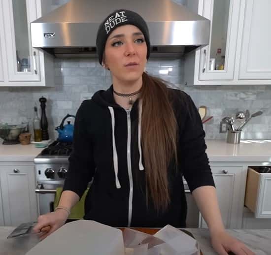 Jenna Marbles' resolution for 2019 was to be taller (JennaMarbles/YouTube)