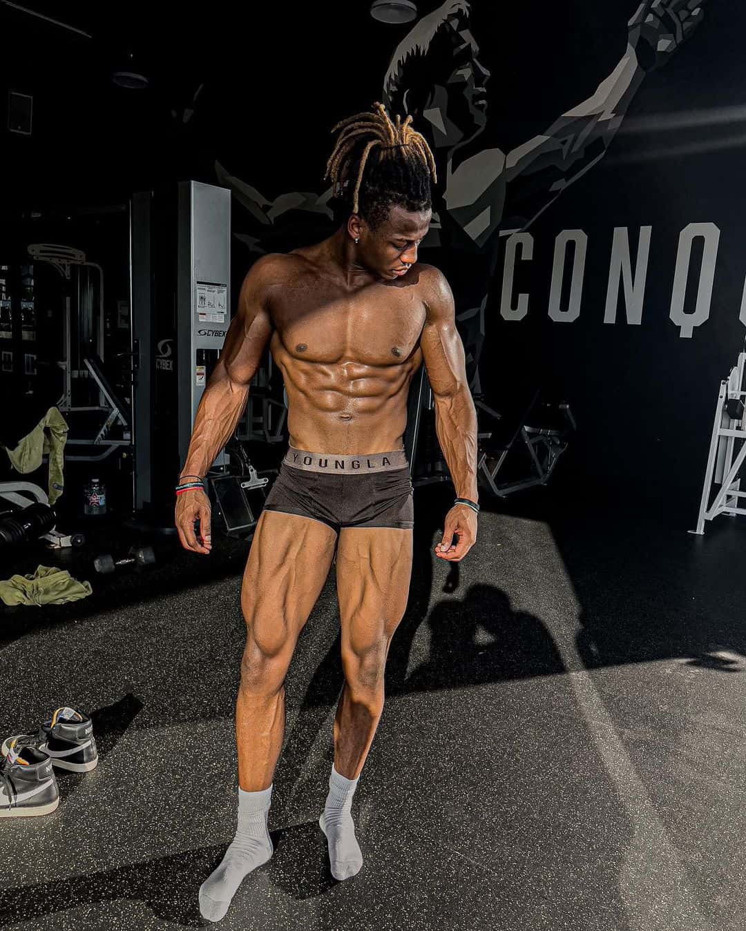 Mike is a fitness model (Instagram/@officialmarvelousmike)