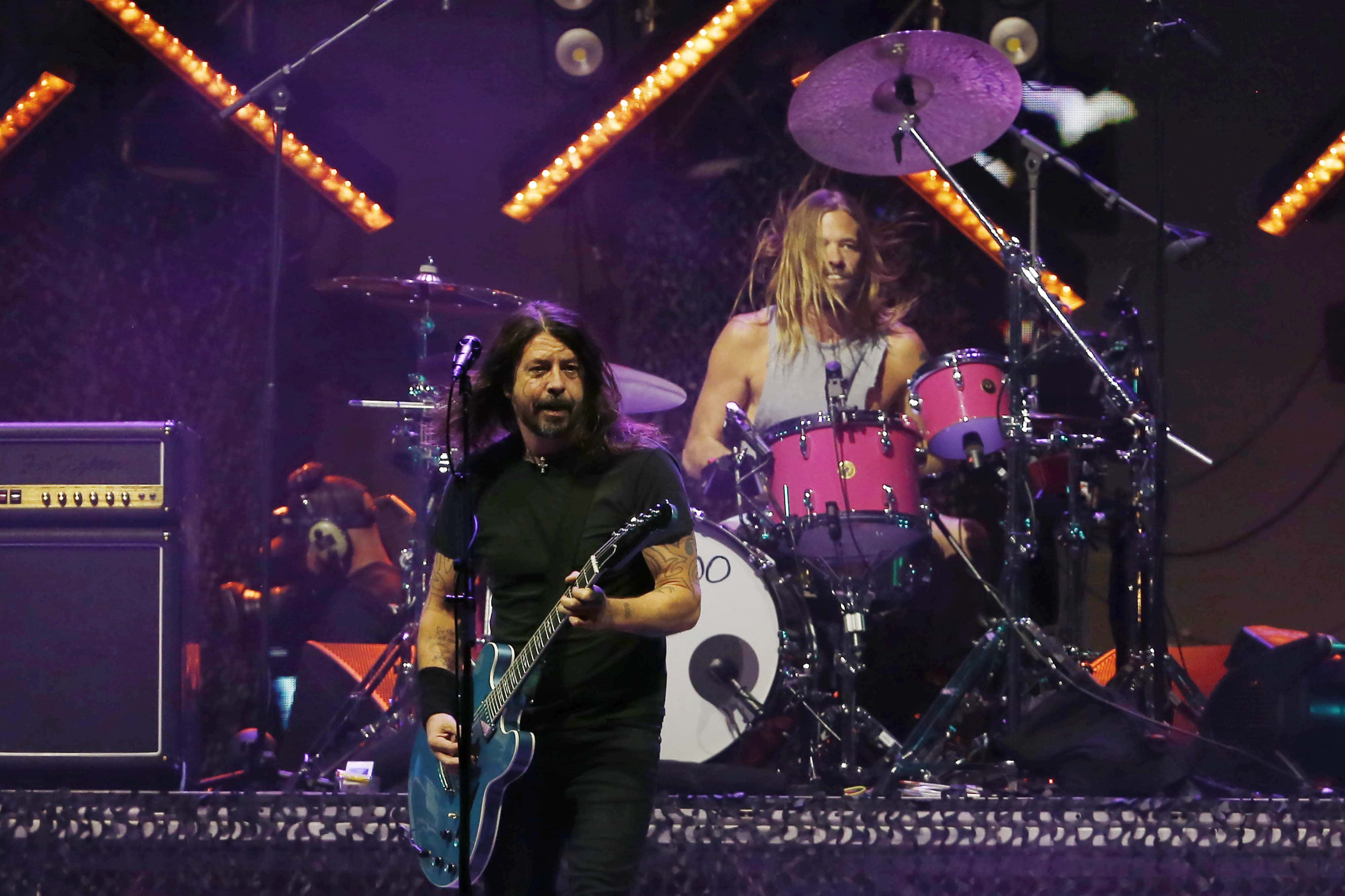 Dave Grohl and Taylor Hawkins of the Foo Fighters perform during day three of Lollapalooza Chile 2022 at Parque Bicentenario Cerrillos on March 20, 2022 in Santiago, Chile.