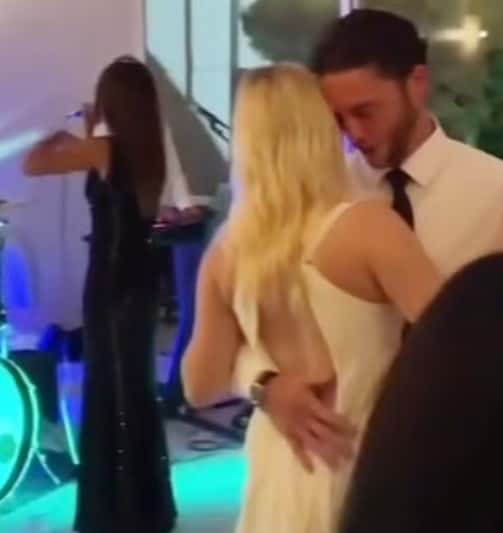 Singer sings at ex-boyfriend's wedding and gets revenge for getting cheated on. (Photo via Alexandra Starr/TikTok)