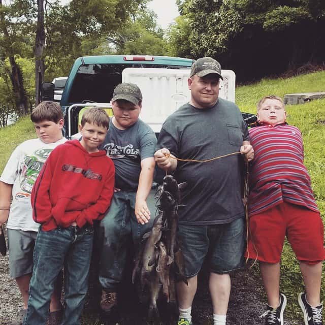 '1000-lb Sisters' star Amanda Halterman's ex-husband Jason Halterman and her sons (Instagram/@amandahalterman)