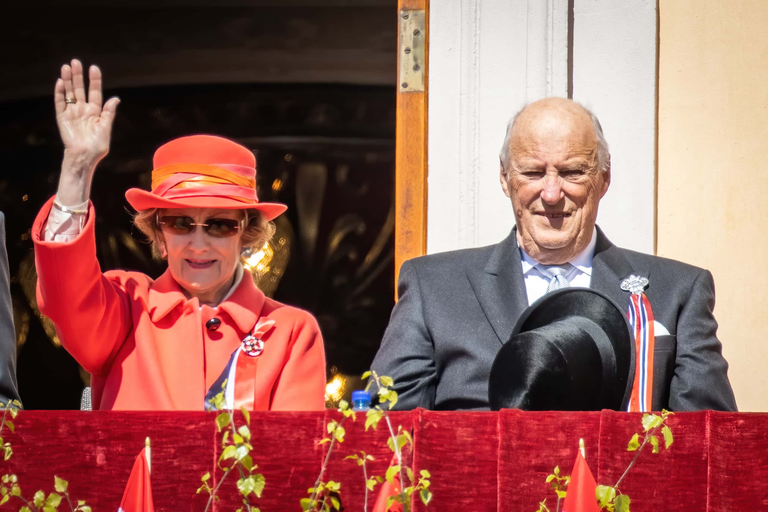 Queen Sonja of Norway and King Harald of Norway attend the children's parade at The Royal Castle on Norway's National Day on May 17, 2022 in Oslo, Norway. (Photo by Per Ole Hagen/Getty Images)