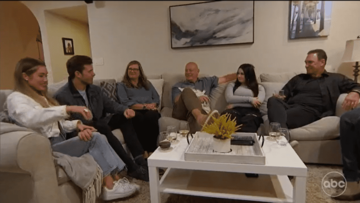 Rachel and Zach with his family in 'The Bachelorette' 2022 (ABC)
