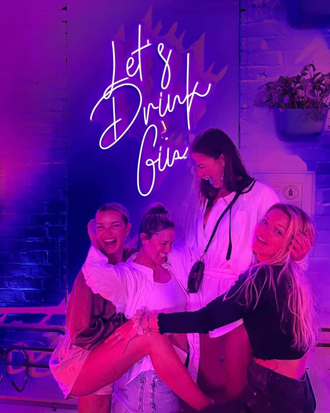 'Below Deck Down Under' Season 2 star Jaimee Nealee hanging out with co-stars (Instagram/@jaimeeneale)