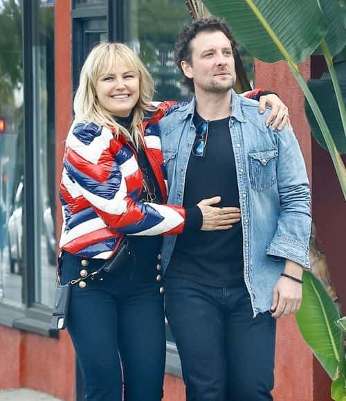 Jack Donnelly and Malin Akerman share kiss after low-key lunch date. (Backgrid)