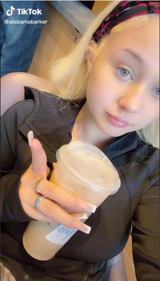 Alabama ditching her glam routine for one of her videos (TikTok)