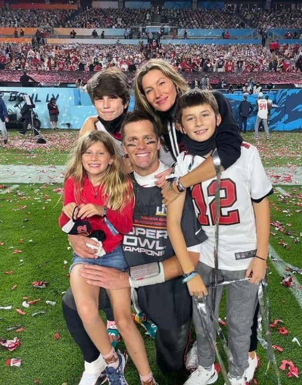 Gisele Bundchen and ex Tom Brady with kids (Instagram/@gisele)