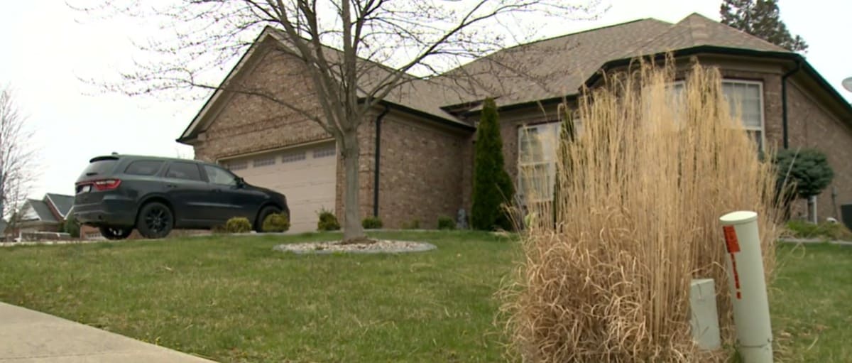 On Oct. 4, 2022, Mac Lewis shot and killed his wife Elizabeth Lewis in their home/ WLKY Screenshot 