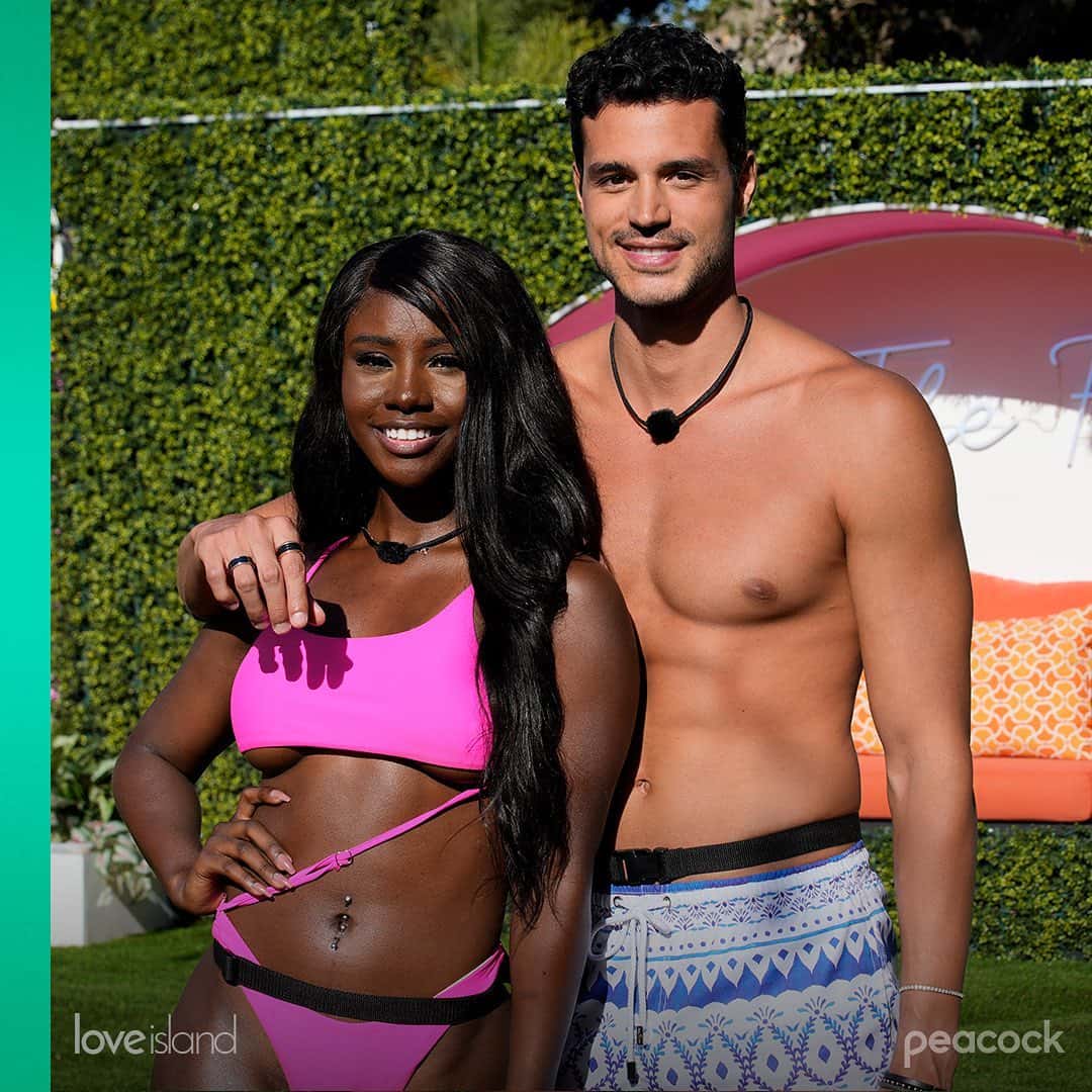 Sereniti Springs and Felipe Gomes on 'Love Island' Season 4 (Peacock)