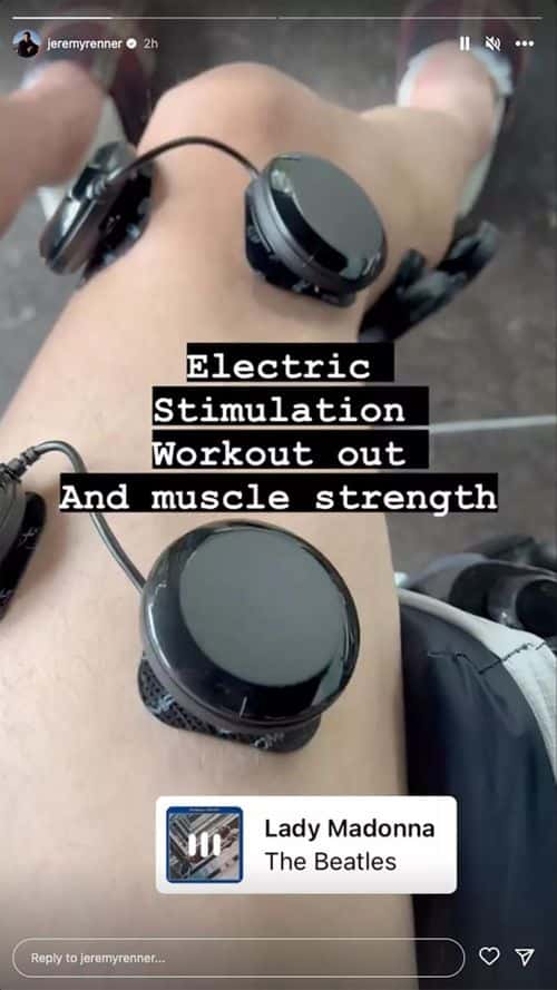 Renner's workout as part of his recovery. (@jeremyrenner/Instagram)