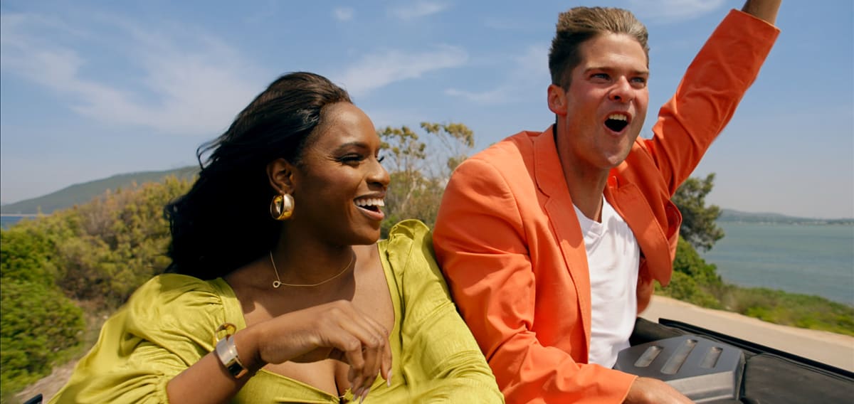 Netflix's 'Surviving Paradise' contestants Linda and Copan (Netflix)